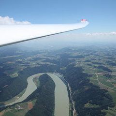 Flugwegposition um 10:51:59: Aufgenommen in der Nähe von Gemeinde St. Johann am Wimberg, Österreich in 1679 Meter